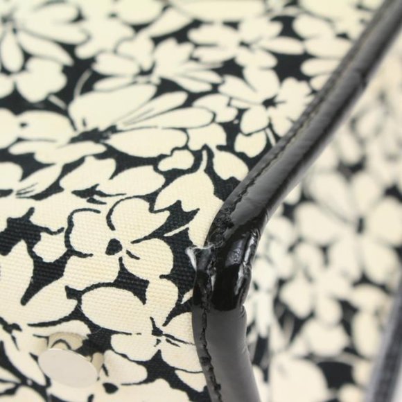 Burberry Black x White Floral Shopper Tote with Nova Check Pouch 922Bur86 - Picture 9 of 12